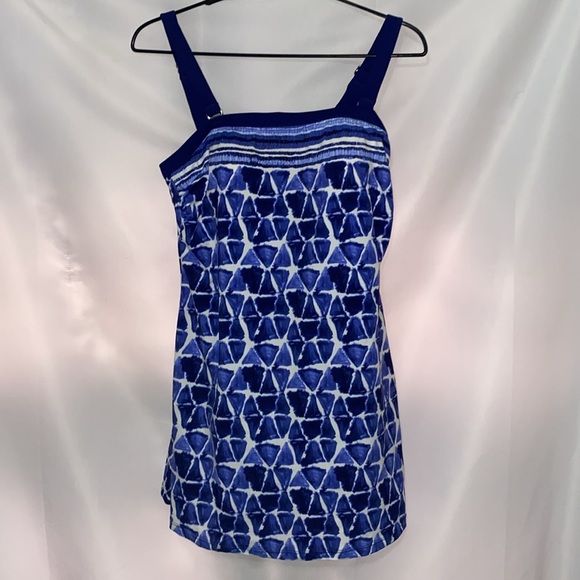 Maxine of Hollywood WO SIZE 12 Blue and White Geo designONE PIECE SWIMSUIT CLEAN - Picture 5 of 15
